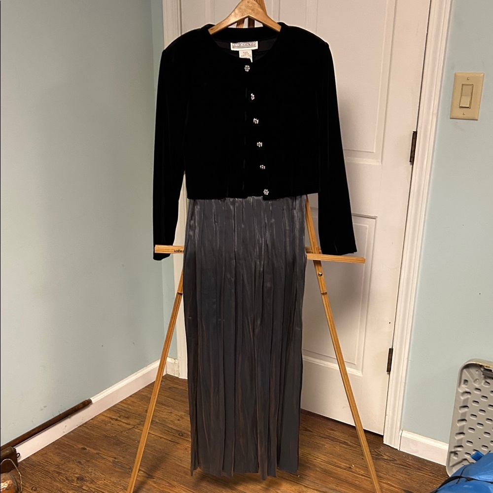 Jessica Howard Black and Gray Long Sleeve Dress